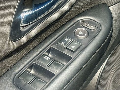 Used 2021 Honda HR-V LX image 17