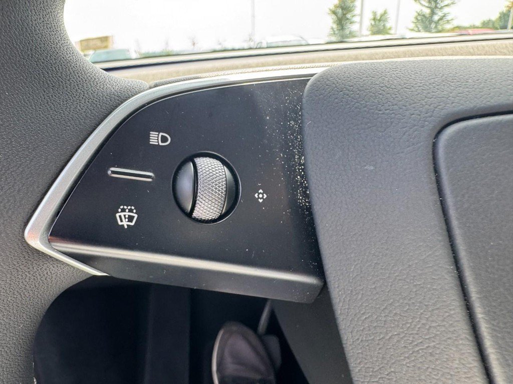 Used 2026 Tesla Model Y Long Range AWD/4WD image 16