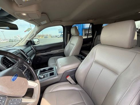 Used 2021 Ford Expedition XLT image 14