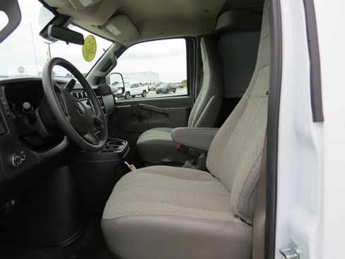 Used 2025 GMC Savana 3500 w/ Driver Convenience Package RWD image 12