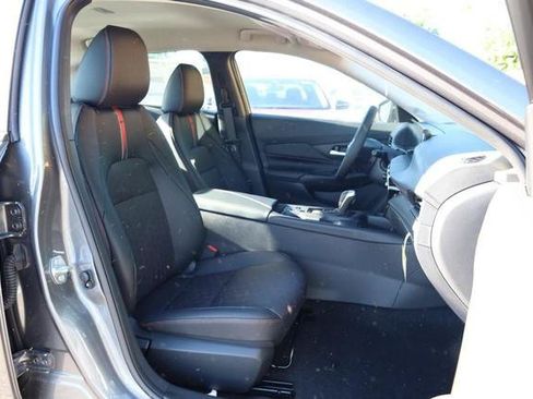 New 2026 Nissan Sentra SR w/ SR Premium Package FWD image 25