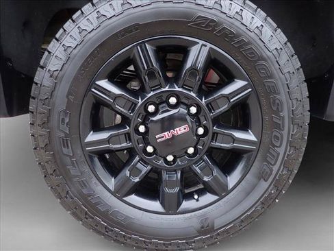 Used 2024 GMC Sierra 2500 AT4 w/ AT4 Preferred Package AWD/4WD image 7