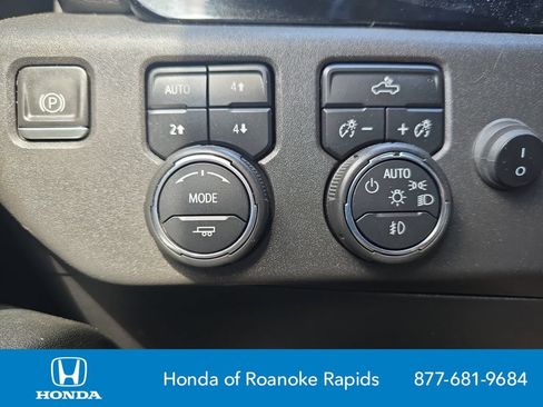 Used 2023 Chevrolet Silverado 1500 LT Trail Boss w/ Protection Package AWD/4WD image 25