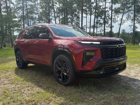 New 2026 Chevrolet Traverse RS w/ LPO, Floor Liner Package FWD image 7