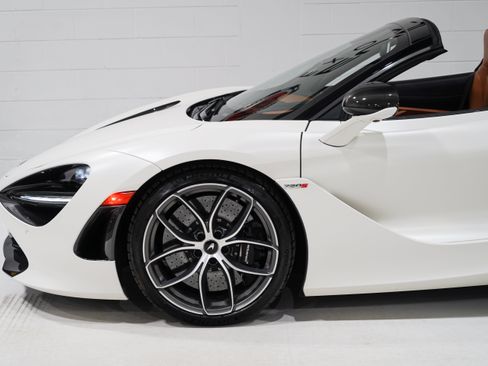Used 2020 McLaren 720S Spider RWD image 26