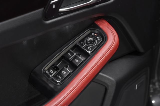 Used 2018 Porsche Macan Sport Edition AWD/4WD image 51