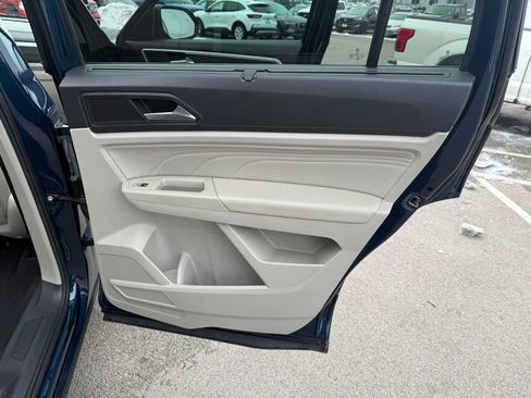 Used 2023 Volkswagen Atlas SE image 25