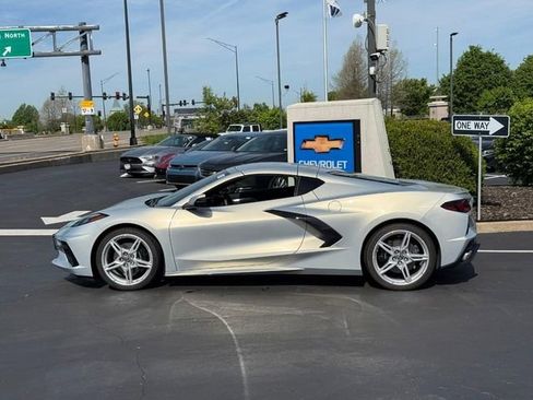 Used 2024 Chevrolet Corvette Stingray Preferred Cpe w/ 2LT RWD image 2