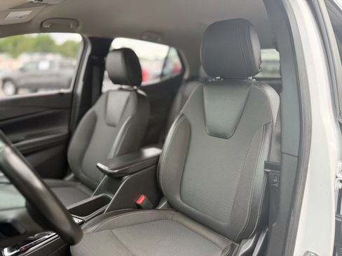 Used 2024 Buick Encore GX Preferred FWD image 23
