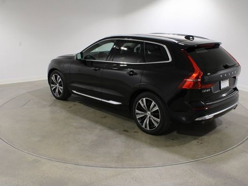Used 2022 Volvo XC60 T8 Inscription w/ Advanced Package image 3