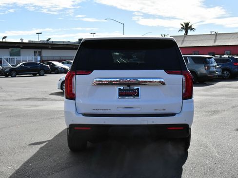 Used 2023 GMC Yukon XL SLE RWD image 7