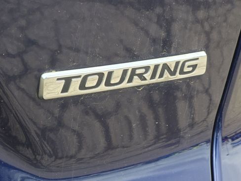 Used 2017 Honda CR-V Touring image 11