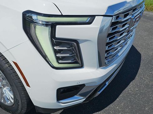 Used 2025 GMC Yukon Denali AWD/4WD image 36