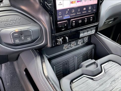 New 2026 RAM 2500 Limited AWD/4WD image 18