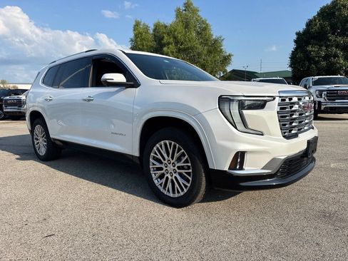 Used 2025 GMC Acadia Denali FWD image 9