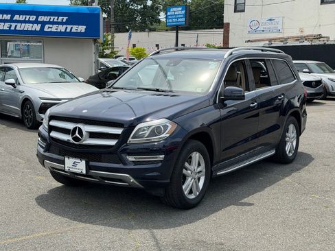 Used 2014 Mercedes-Benz GL 450 4MATIC image 3
