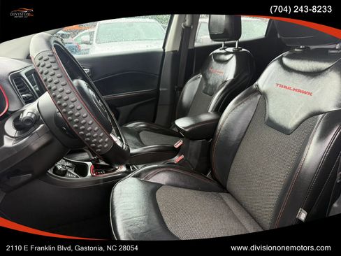 Used 2019 Jeep Compass Trailhawk AWD/4WD image 8