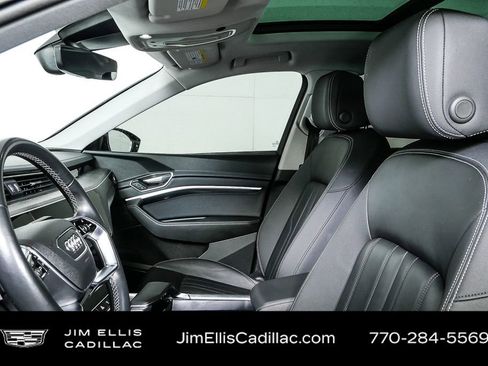 Used 2021 Audi e-tron Premium image 5