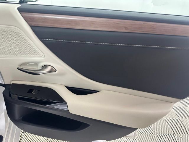 Used 2023 Lexus ES 350 w/ Premium Package FWD image 31