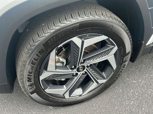 Certified 2024 Hyundai Tucson Limited AWD/4WD image 3