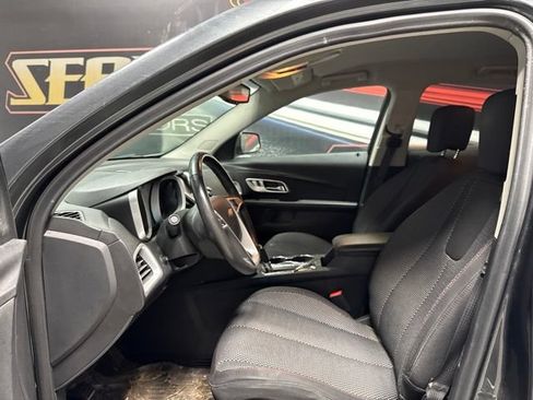 Used 2017 Chevrolet Equinox LT w/ Convenience Package FWD image 4