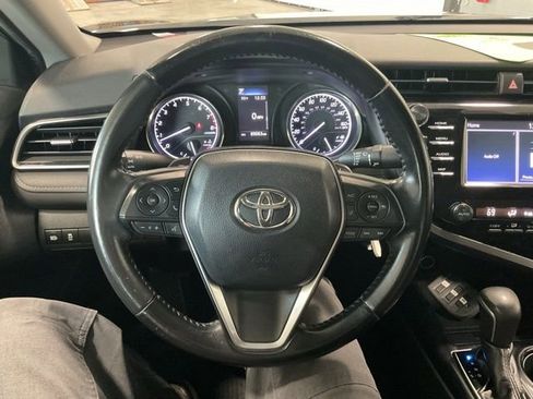 Used 2019 Toyota Camry SE w/ Carpet Mat Package FWD image 13