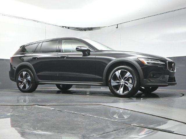 Used 2025 Volvo V60 B5 Cross Country Plus AWD/4WD image 41