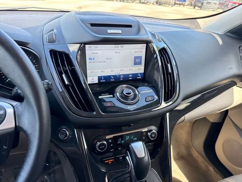 Used 2016 Ford Escape Titanium image 18