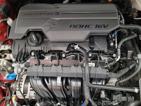 Used 2025 Hyundai Elantra SEL FWD image 30