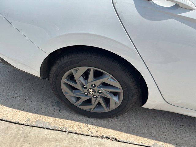 Used 2024 Hyundai Elantra SEL FWD image 47