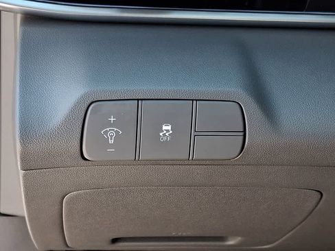 Used 2025 Hyundai Elantra SEL FWD image 23