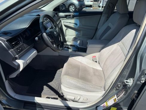 Used 2012 Toyota Camry XLE w/ Leather Pkg FWD image 11