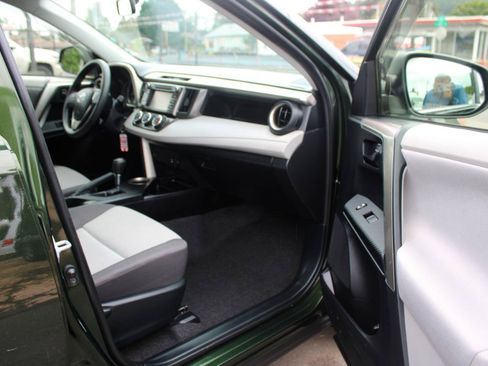 Used 2013 Toyota RAV4 LE AWD/4WD image 15