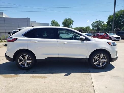 Used 2024 Ford Edge SEL w/ Convenience Package AWD/4WD image 3