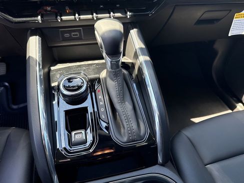 New 2025 GMC Canyon Elevation w/ Convenience Package image 28