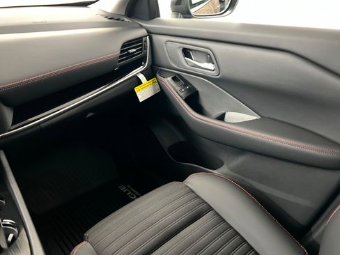 New 2026 Nissan Rogue SV image 10