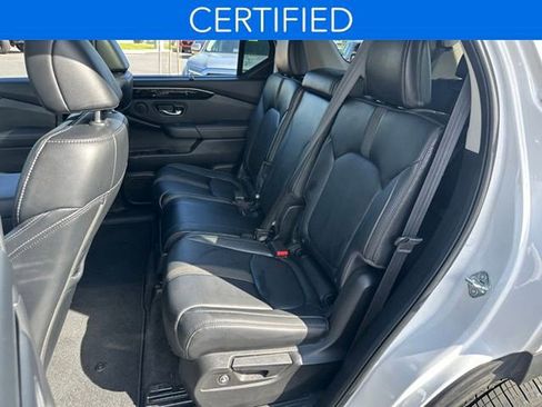 Used 2023 Honda Pilot Touring image 12