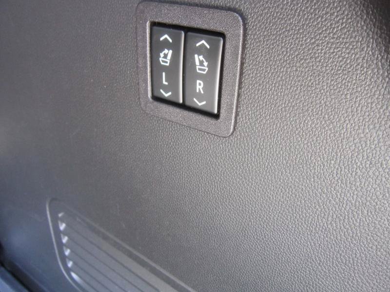 Used 2021 Buick Enclave Premium w/ Surround and Sites Package AWD/4WD image 22