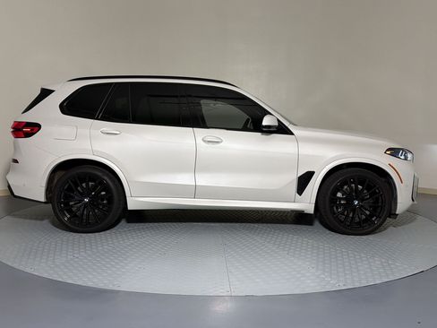 Used 2024 BMW X5 sDrive40i w/ M Sport Package RWD image 6