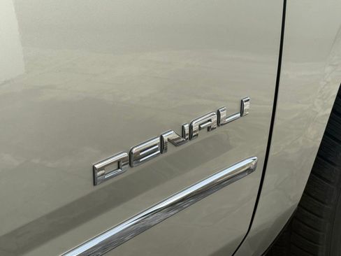 Used 2017 GMC Yukon Denali w/ Open Road Package RWD image 31