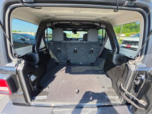 Used 2025 Jeep Wrangler Unlimited Sport AWD/4WD image 21