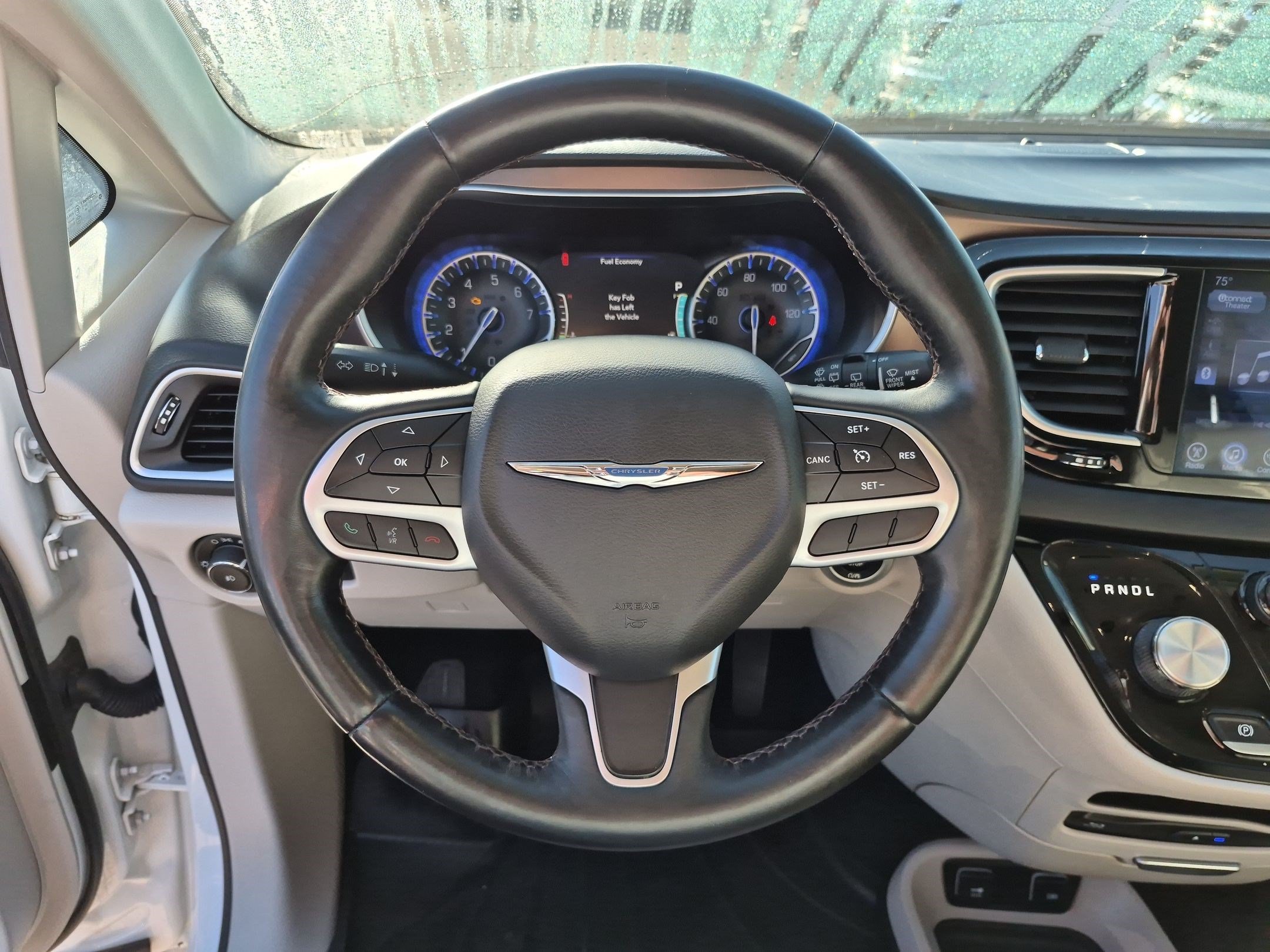 Used 2017 Chrysler Pacifica Touring-L Plus w/ Tire & Wheel Group FWD image 16