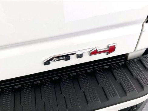 Used 2024 GMC Sierra 2500 AT4 w/ AT4 Premium Plus Package AWD/4WD image 7