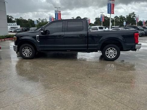 Used 2018 Ford F250 Lariat w/ Lariat Value Package RWD image 1