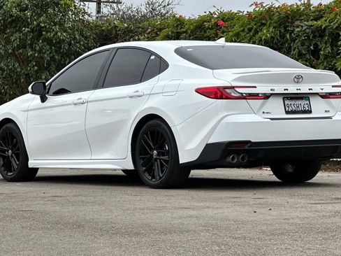 Used 2025 Toyota Camry SE FWD image 6