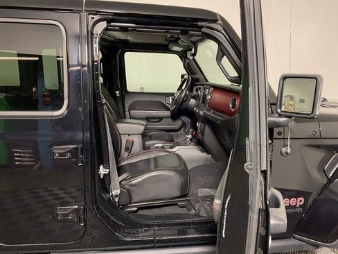 Used 2020 Jeep Wrangler Unlimited Rubicon w/ Uconnect 4C Nav & Sound Group AWD/4WD image 38