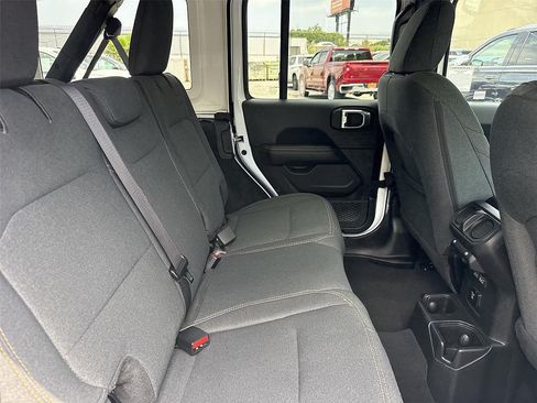 Used 2025 Jeep Wrangler Unlimited Sahara AWD/4WD image 23