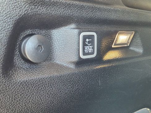 Used 2021 Jeep Grand Cherokee L Limited RWD image 13