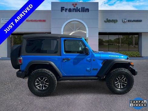 Used 2025 Jeep Wrangler Sport image 2