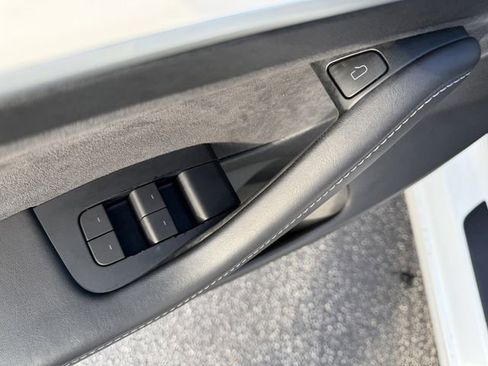 Used 2023 Tesla Model 3 Standard Range image 10